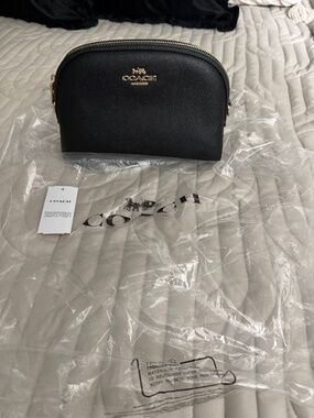 Nwt coach cosmetic bag